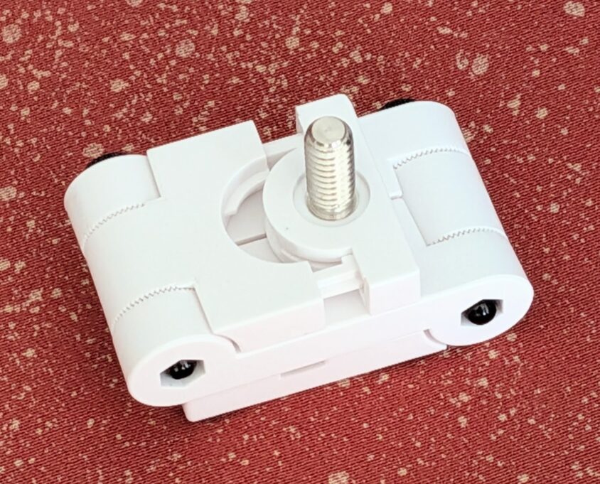 新まもりこ「人感センサー型」
2つのパーツをはめ込む部分（実機撮影）