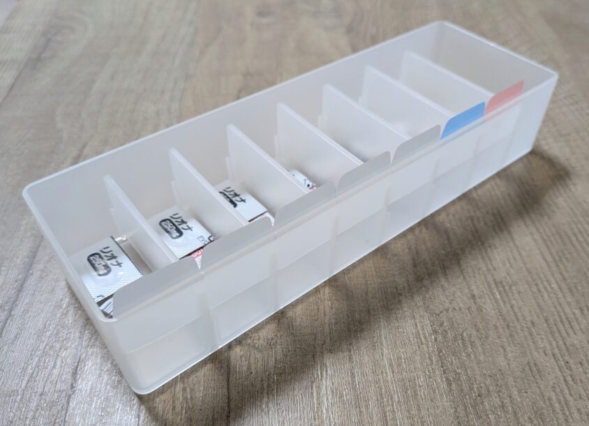トレーに貼る付箋の色ルールで「今日の薬」を一目で識別する