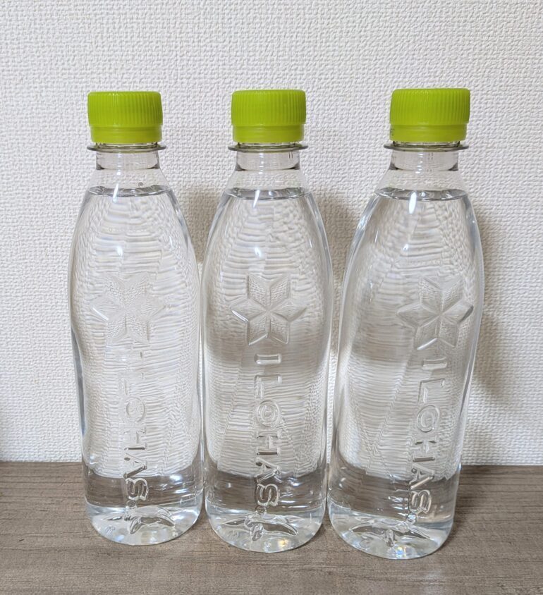 毎日、出勤時に飲んでいる小さい「400mlボトル」のミネラルウォーター